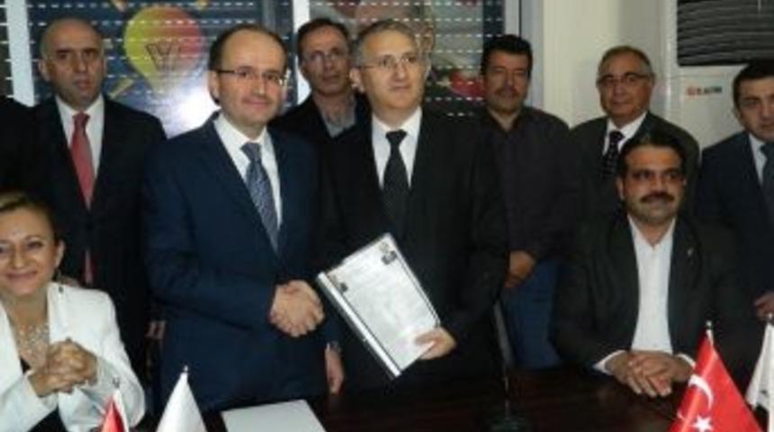 Ak Parti İzmir İl Başkan Yardımcısı Nazmi Kalyoncu Karabağlar Belediye Başkan Adayı Adaylığını A&ccedil;ıkladı