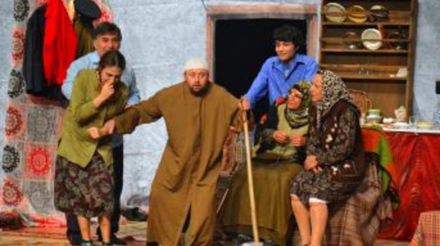 Mersin Şehir Tiyatrosu 1 Kasım&rsquo;da 'Perde'  Diyecek