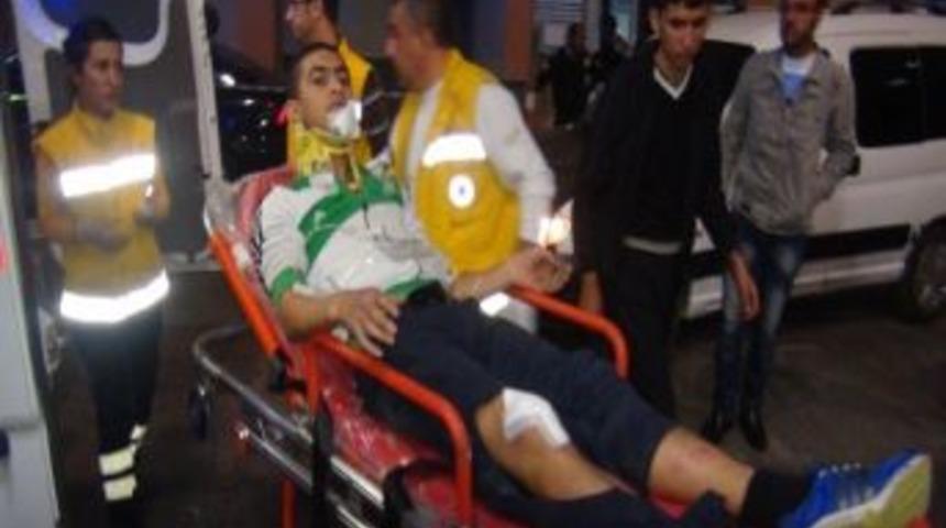 Motosikletin &Ccedil;arptığı Gen&ccedil; Yaralandı