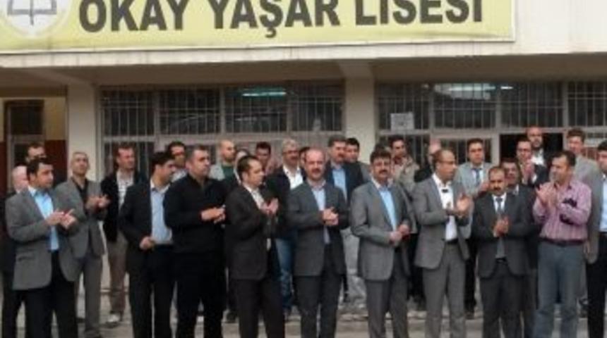 Eğitim Sendikaları &Ouml;ğretmene Saldırıyı Protesto Etti