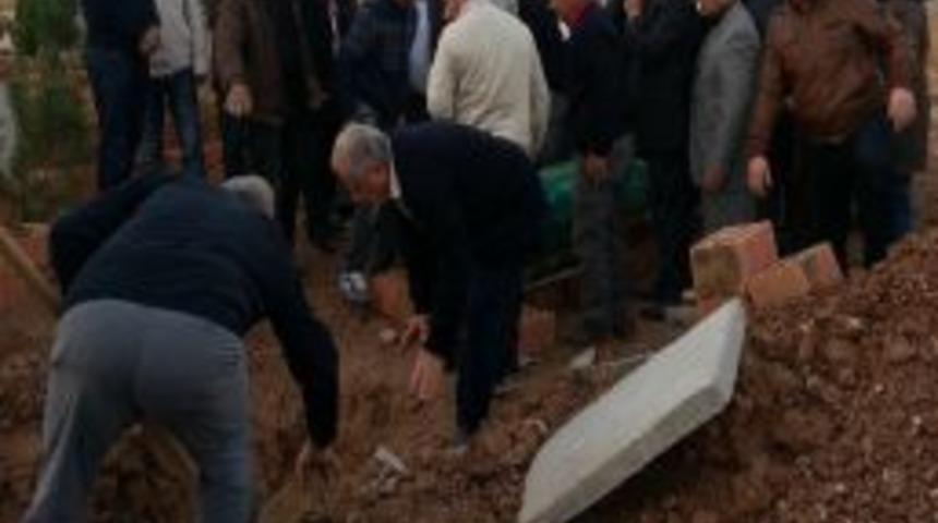 Eski Batman Belediye Başkanı Kalkan&rsquo;ın Annesi Hayatını Kaybetti