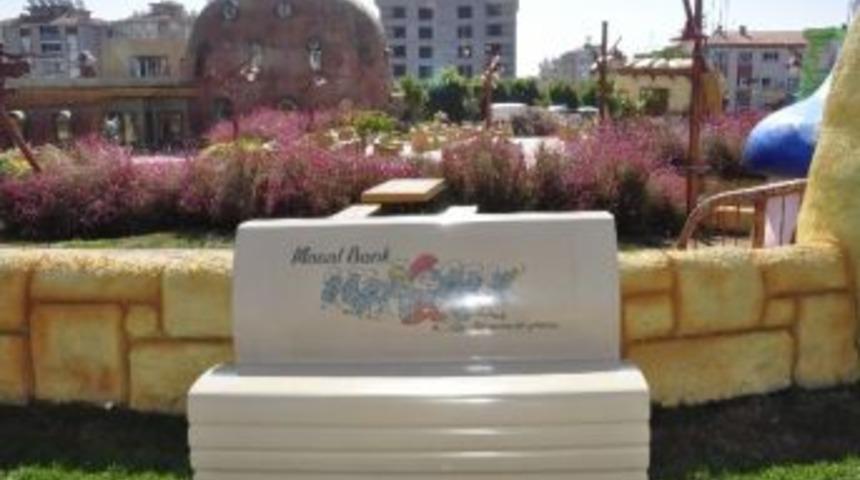 Torbalı Belediyesi&rsquo;nden Masal Anlatan Banklar