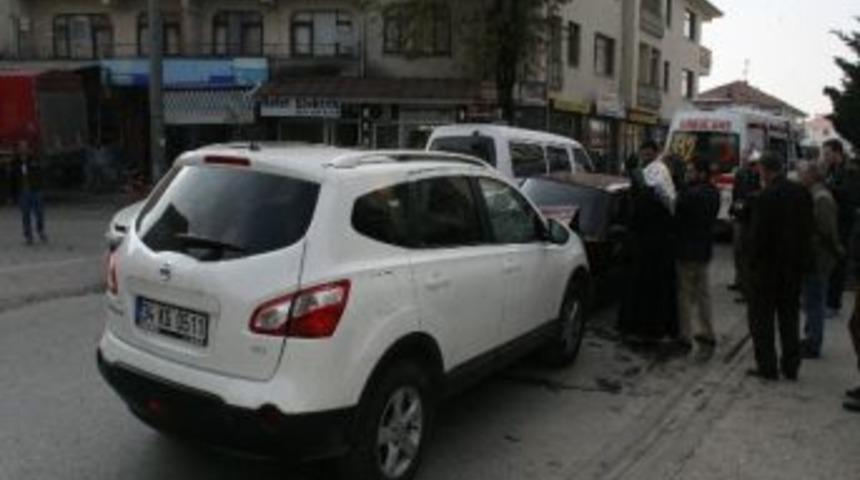 D&uuml;zce&rsquo;de Kaza 2 Yaralı