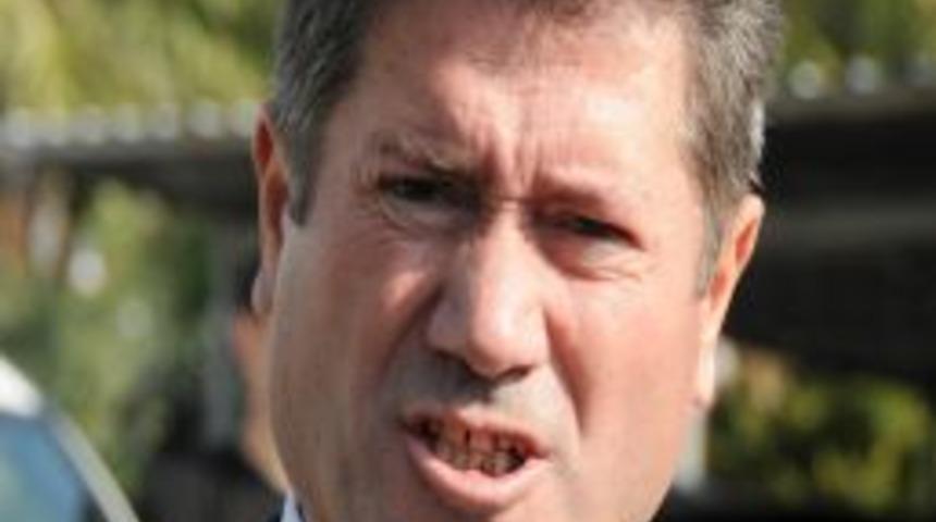 Manisa'da Arabayla Ka&ccedil;an Ş&uuml;pheliler Yol Kapanıyla Durdurulacak