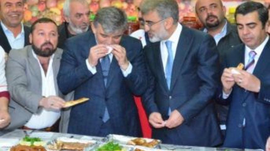 Cumhurbaşkanı Manavda Pide Ve Meyve Yedi