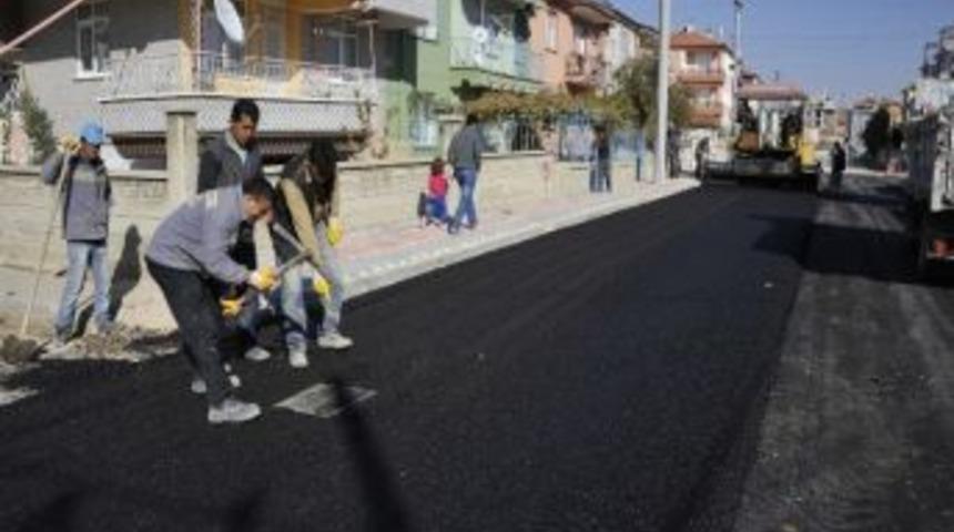 Karaman Belediyesi Asfaltlama &Ccedil;alışmalarını S&uuml;rd&uuml;r&uuml;yor