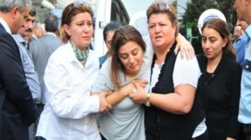 Gen&ccedil; İhsan'ın cenazesinde g&ouml;zyaşları sel oldu