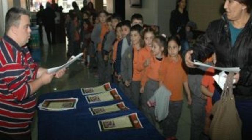 &Ccedil;ocukların Yksm&rsquo;de Tiyatro Keyfi