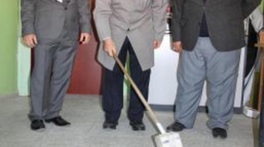 &Ouml;ğrenciler Sumo Robotu Yaptı