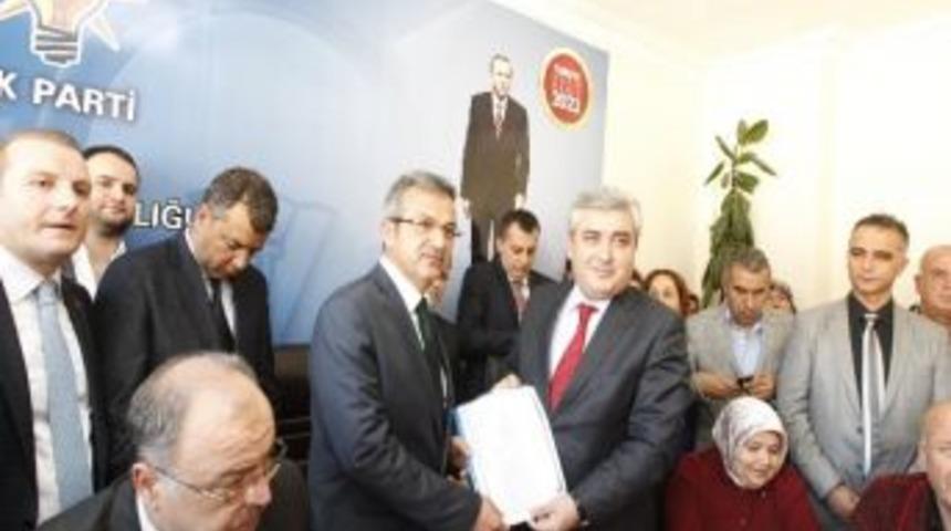 Gebze Beleidye Başkanı Adnan Köşker Aday Adaylığı Dosyasını Partisine Verdi