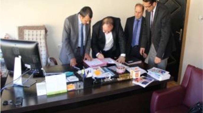 Aile Ve Sosyal Politikalar İl M&uuml;d&uuml;rl&uuml;ğ&uuml; Gen&ccedil; Memur-sen İle Protokol İmzaladı