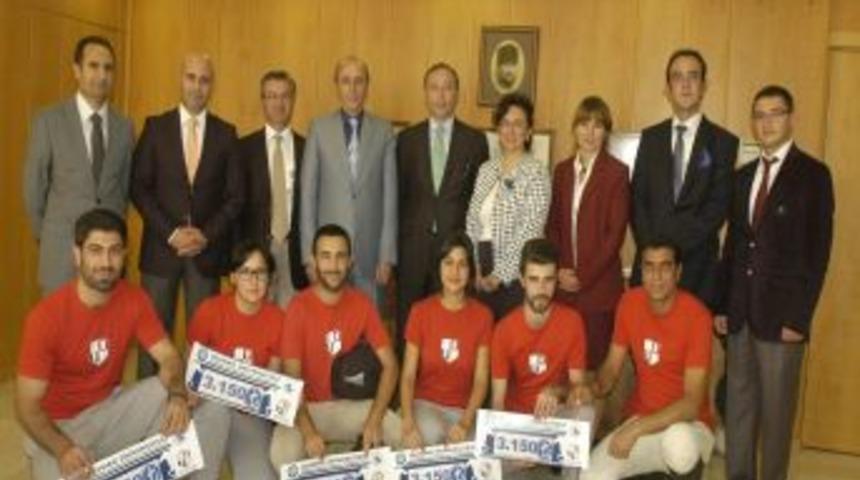 TJK’dan UÜ’lü Üniversite Öğrencilerine Burs