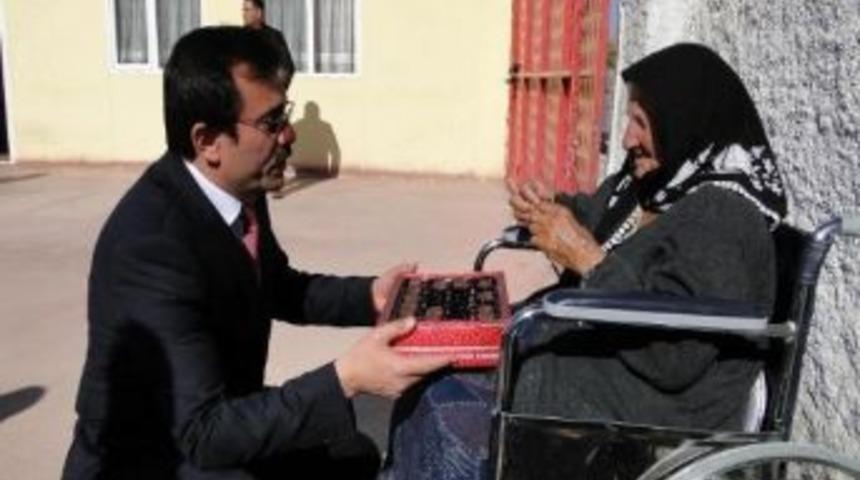 Başkan Uzunkaya Engellileri Ziyaret Etti