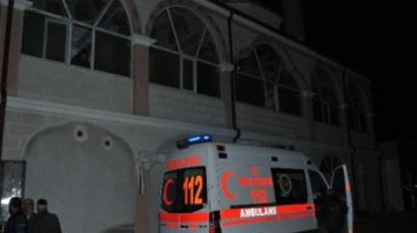 İmam Namaz Öncesi Camide Bayıldı