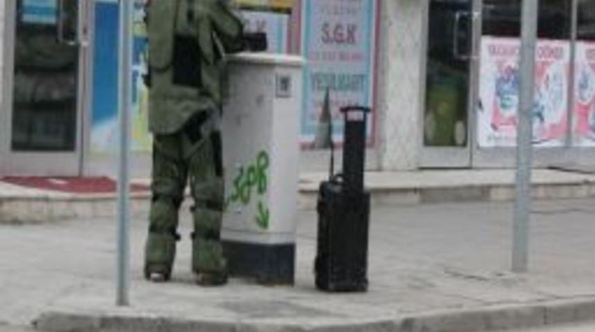 Kars&rsquo;ta Okulların Bulunduğu B&ouml;lgede Unutulan &Ccedil;anta Polisi Harekete Ge&ccedil;irdi