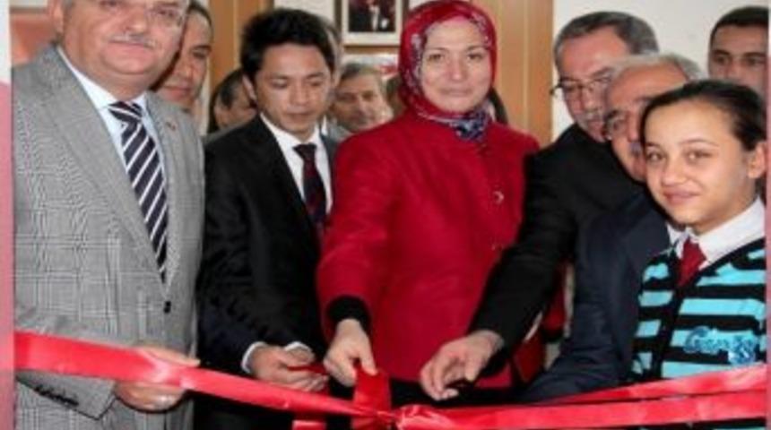 Tded &Ccedil;ankırı Şubesi K&ouml;y Okuluna K&uuml;t&uuml;phane Yaptırdı