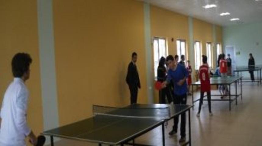 Okullar Arası Tenis Turnuvası Yapıldı