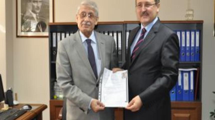 Balıkesir AK Parti'de B&uuml;y&uuml;kşehir I&ccedil;in Ilk Resm&icirc; Başvuru Yapıldı