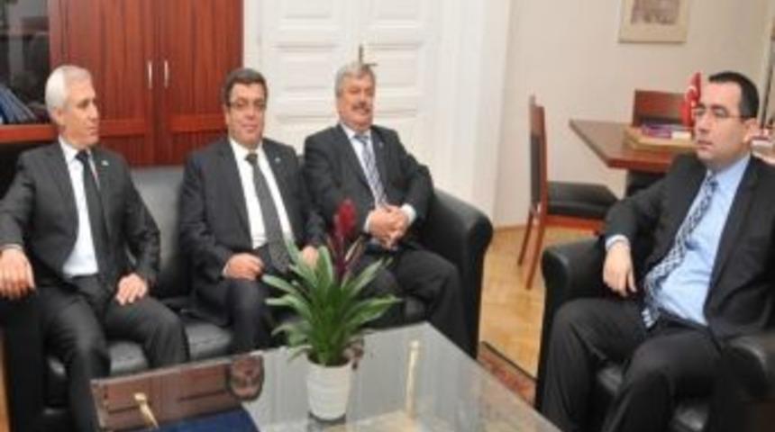 Bozbey Ve Ekibinden Viyana Başkonsolosuna Ziyaret