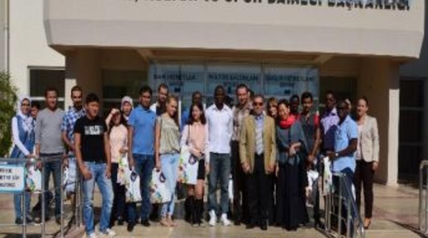 A&uuml;&rsquo;de Uluslararası &Ouml;ğrenciler İ&ccedil;in Oryantasyon