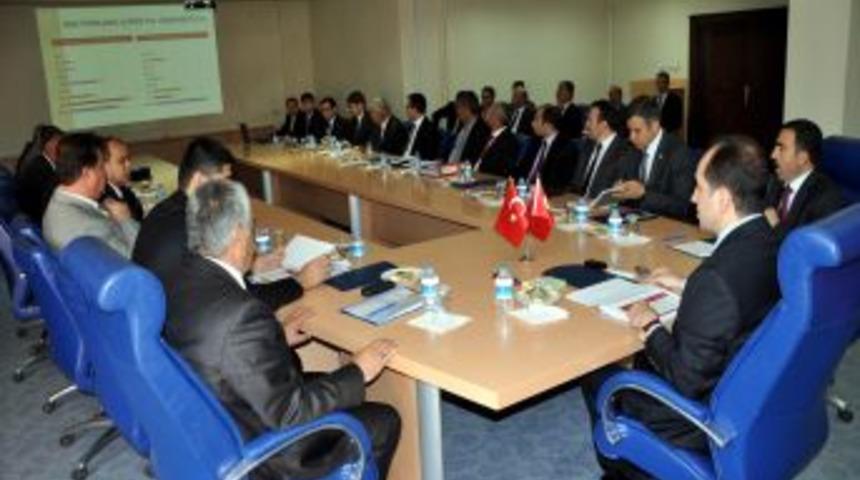 Vali Kalkan: Eğitimde &Ouml;denek Fazla Ama Ger&ccedil;ekleşme Oranı Olduk&ccedil;a D&uuml;ş&uuml;k