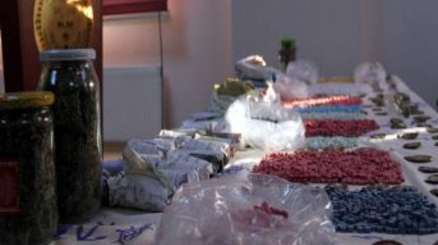 Vali Kıra&ccedil;'tan Uyuşturucu Tacirlerine: Namuslu Bir Işte &Ccedil;alışın