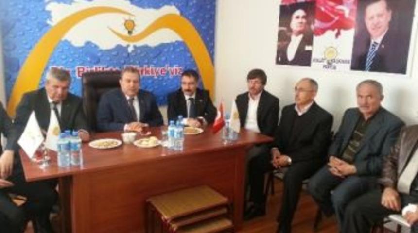 İ&ccedil;işleri Bakanı G&uuml;ler&rsquo;den Ak Parti Teşkilatına Ziyaret