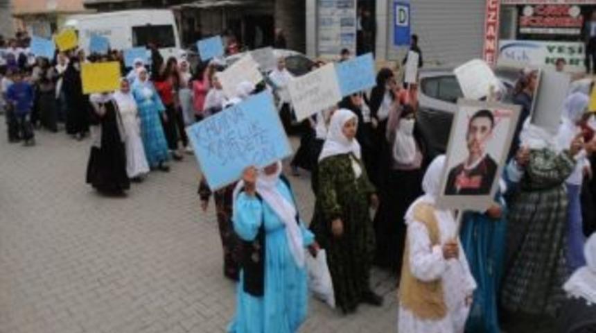 Cizre&rsquo;de Kadın Katliamı Ve Şiddet Protesto Edildi