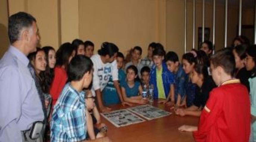 Minik &Ouml;ğrenciler Gazeteciliği &Ouml;ğrendi