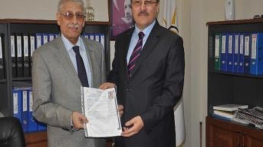 Balıkesir Ak Parti'de B&uuml;y&uuml;kşehir Belediyesine İlk Aday Adayı Mustafa G&uuml;ndoğan Oldu