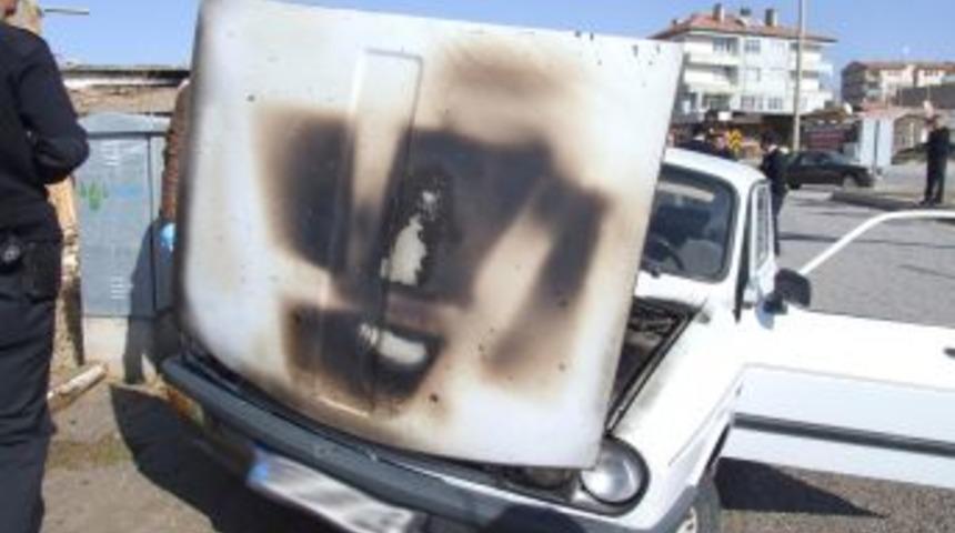 Seyir Halindeki Otomobil Alev Aldı