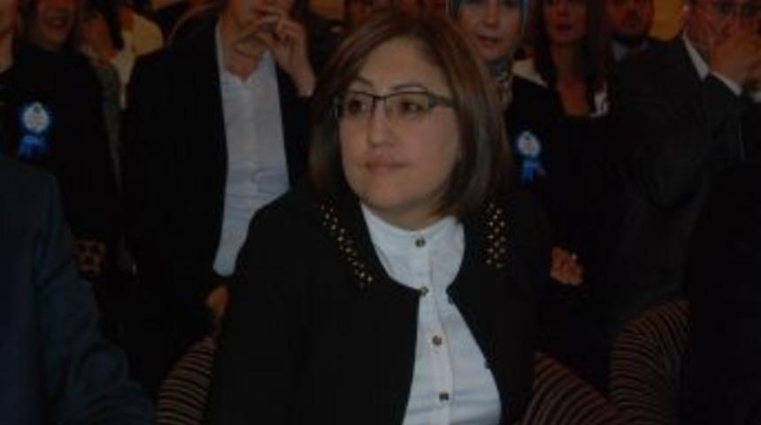 "İdeolojilerimiz Farklı Olabilir Ama Demokratik K&uuml;lt&uuml;r Bunu &Ouml;z&uuml;mseyebilmektir"