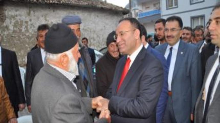 Bozdağ: Meclis'te Baş&ouml;rt&uuml;s&uuml; Yasağı Yok, Zihinlerde Var