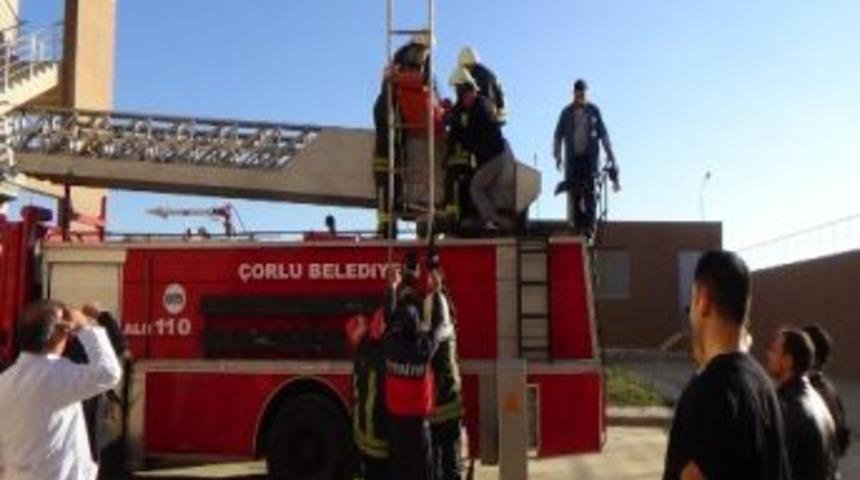 &Ccedil;orlu Devlet Hastanesinde Yangın Tatbikatı Ger&ccedil;eğini Aratmadı