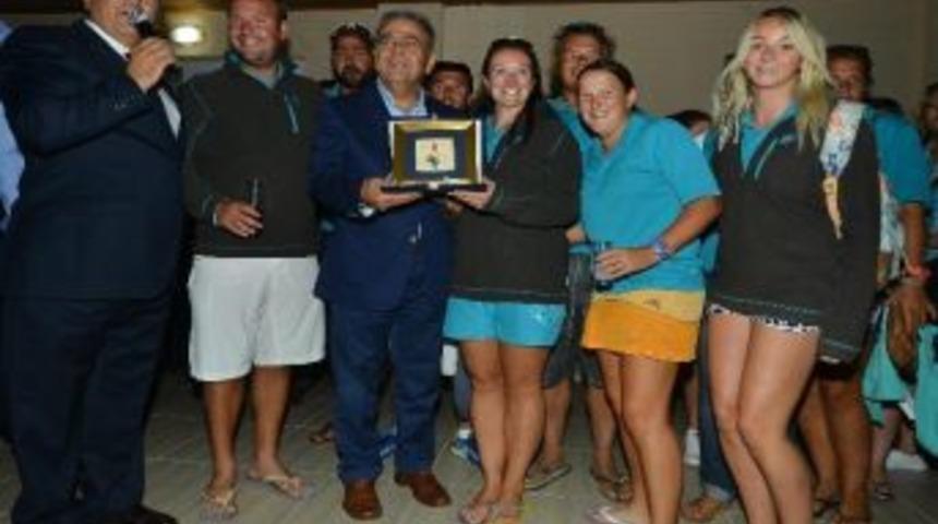 Fo&ccedil;a&rsquo;ya Yeni Bir Renk Daha