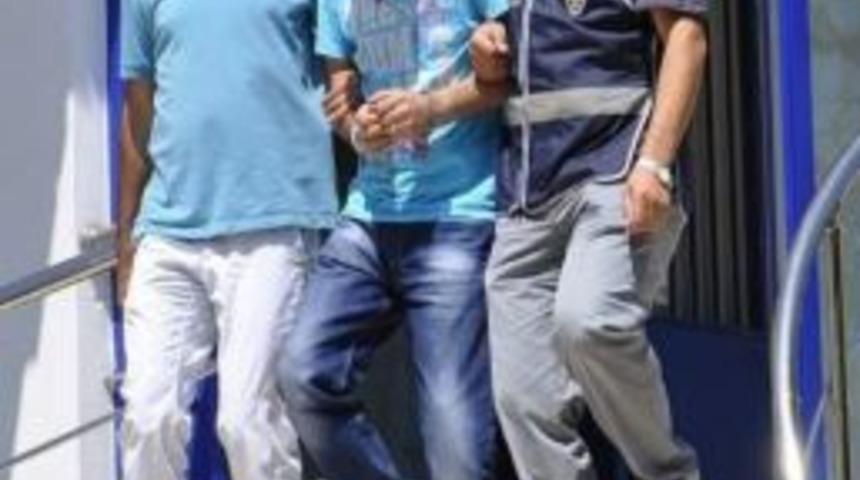 Anne Katilini 14 Yıl Sonra Polis &Ccedil;ocuğunun Vicdanı Yakalattı