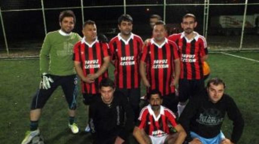 Esnaf İle Emniyet Arasındaki Turnuva Ma&ccedil;ında Arbede Yaşandı