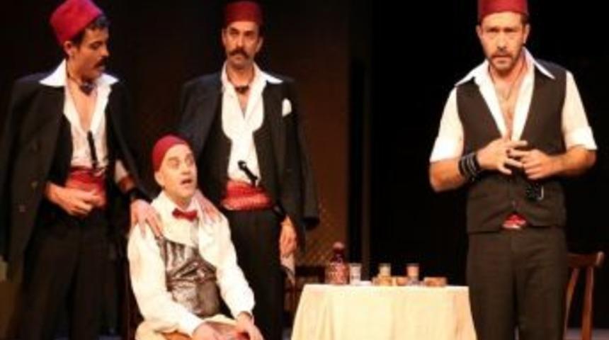 Gaziemir Tiyatroya Doyacak