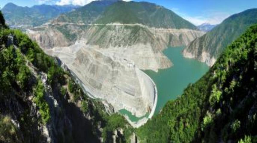 D&uuml;nyanın 6. En Y&uuml;ksek Barajı Olan 'Deriner' &Uuml;retime Ge&ccedil;ti