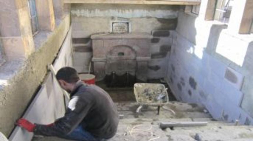 Erzurum'daki Tarih&icirc; Dabakhane &Ccedil;eşmesi Onarılıyor