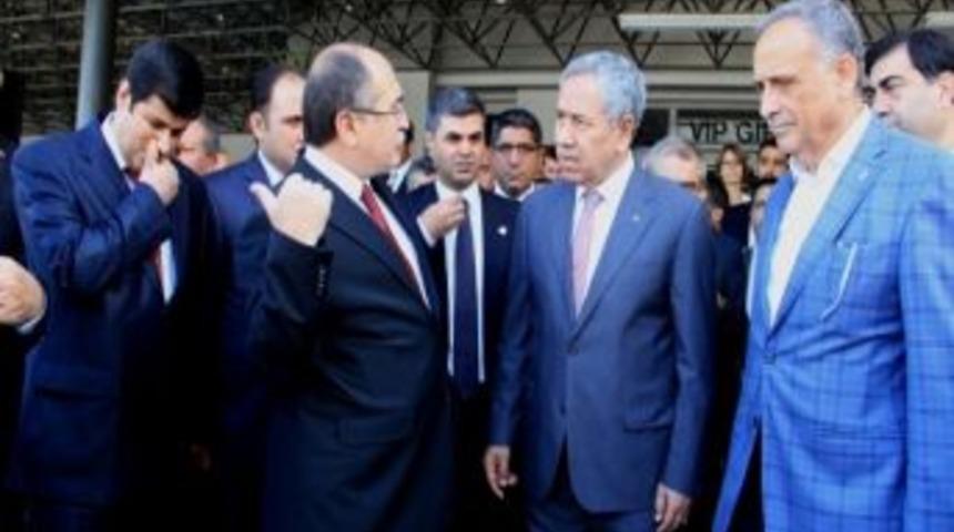 Başbakan Yardımcısı Arın&ccedil; İzmir'e Geldi