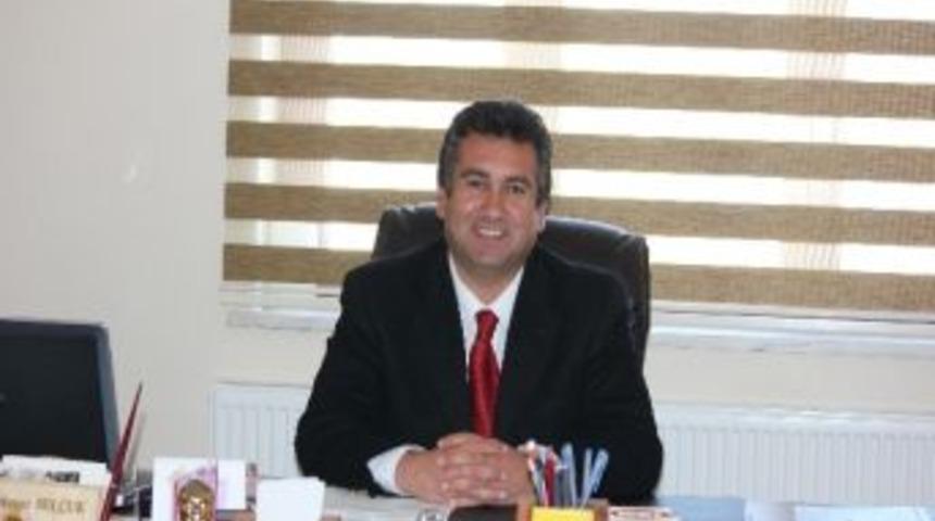 Denktaş Aday Adaylığını A&ccedil;ıkladı