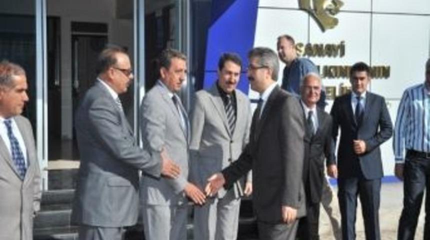 Vali Oduncu'dan İş Beğenmeyen İşsizlere "yardım" Uyarısı