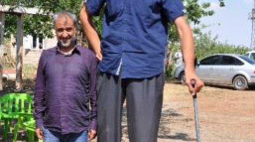 D&uuml;nyanın En Uzun Adamı Evleniyor