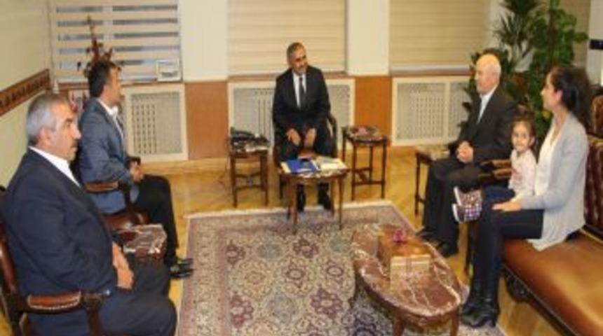 Ka&ccedil;ırılan Pilot Ağca, Elazığ Valisi Ko&ccedil;ak'ı Ziyaret Etti