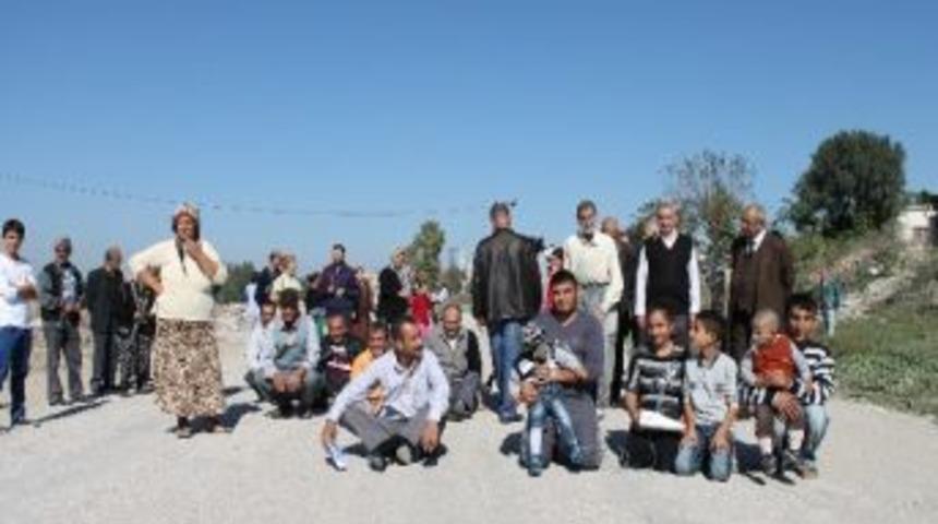 Ceyhan&rsquo;da "bozuk Yol" Eylemi