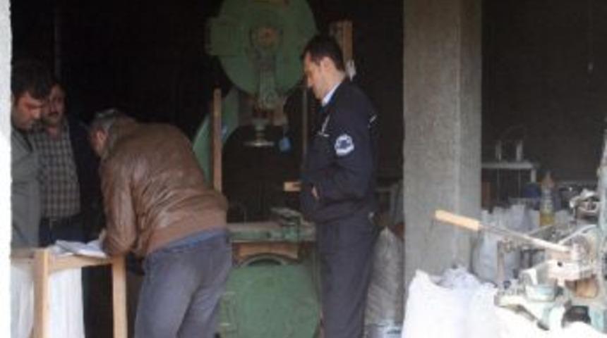 Marangoz At&ouml;lyesinde Zımpara Makinesi Patladı: 1 Yaralı