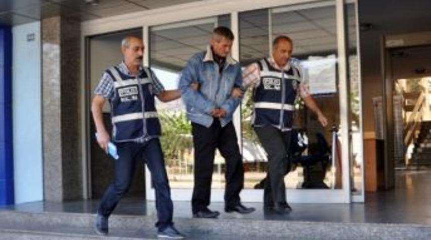 Antalya'da 4 Kilo 68 Gram Esrar Ve 50 Adet Ka&ccedil;ak Cep Telefonu Ele Ge&ccedil;irildi