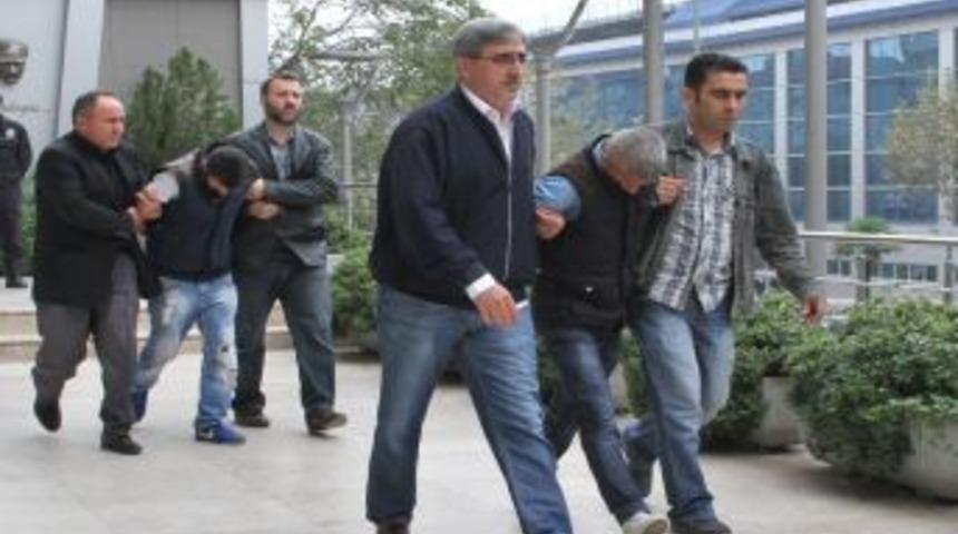 &Ouml;nce T&uuml;rbeyi Soyup Sonra Pişmanlık Namazı Kılmışlar