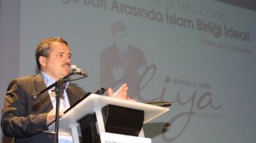 Aliya İzzetbegovi&ccedil;, İstanbul&rsquo;a Anıldı